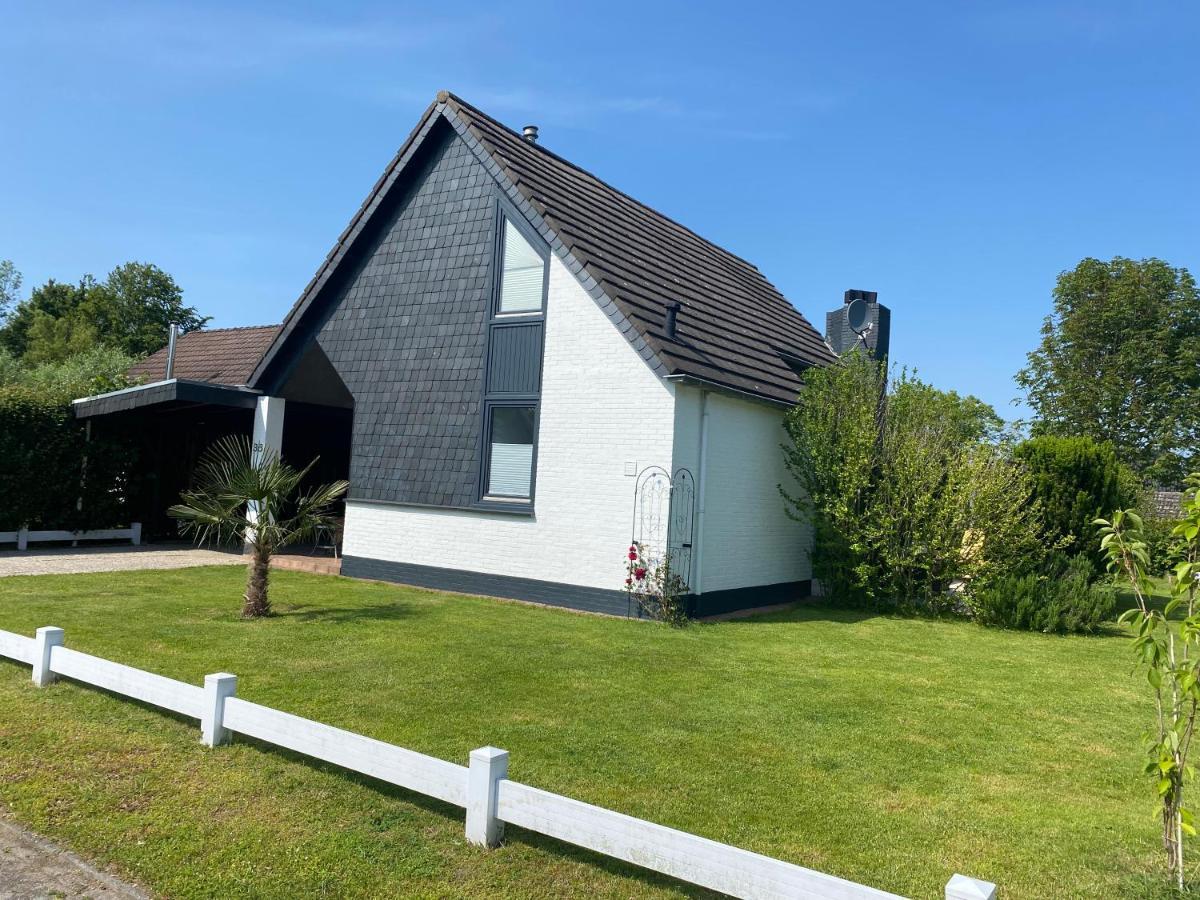 Traumhaftes Geraeumiges Ferienhaus In Meernaehe 브라위니서 외부 사진