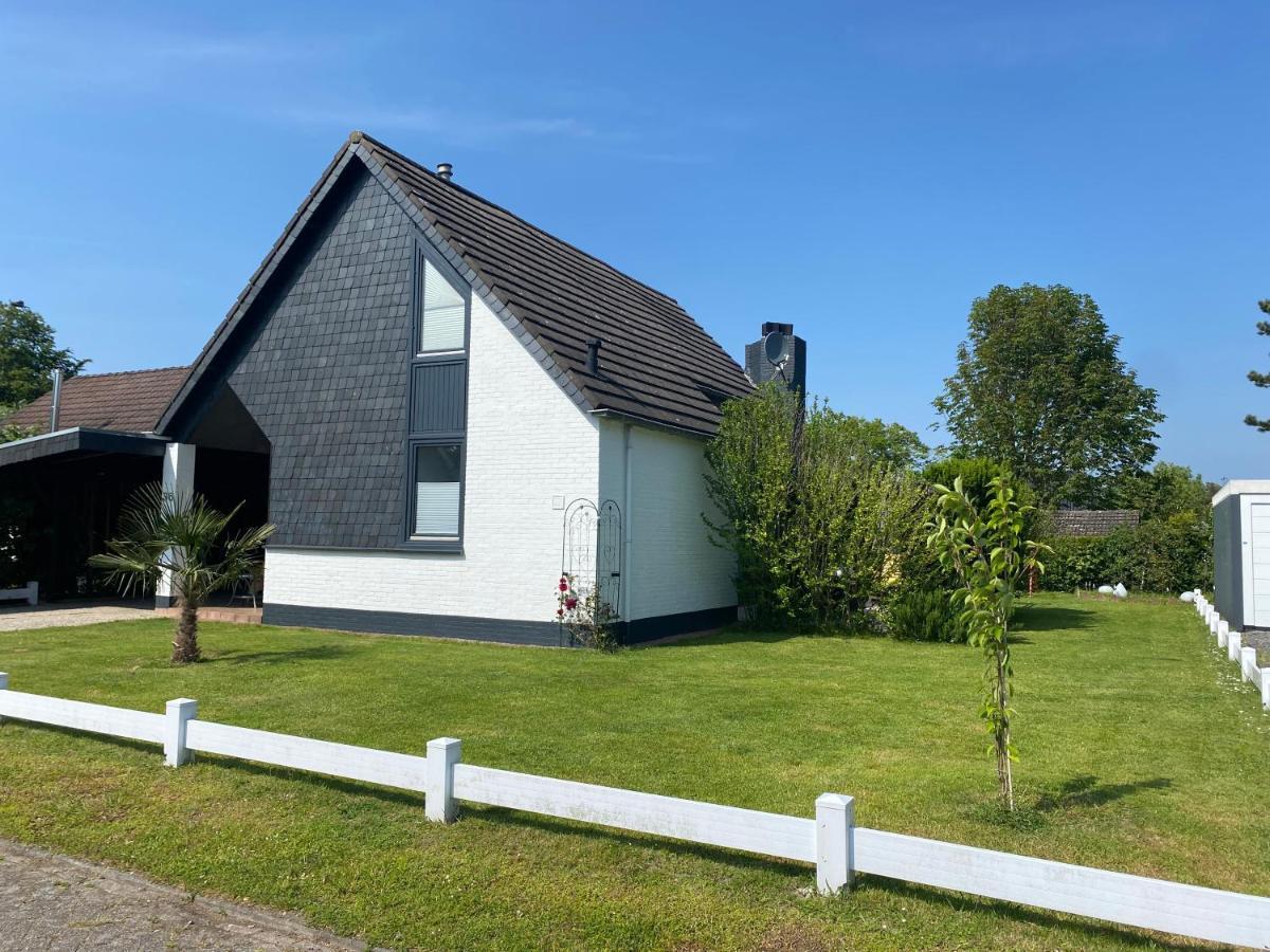 Traumhaftes Geraeumiges Ferienhaus In Meernaehe 브라위니서 외부 사진